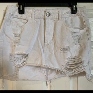 White jean skirt ripped size medium from litz